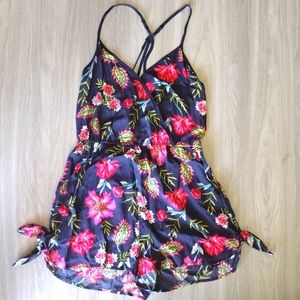 Flower patterned romper